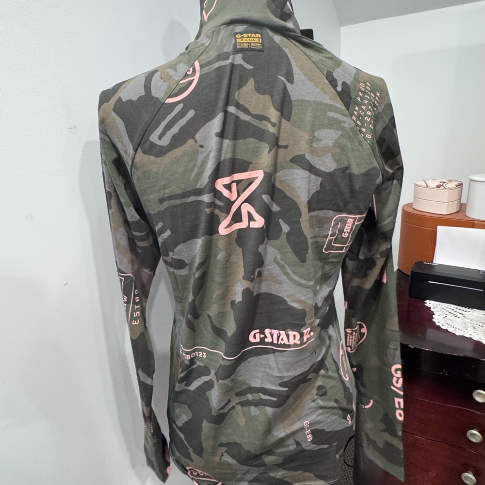 G-Star Camo Long Sleeve Top with Pink Accents - Picture 3 of 7